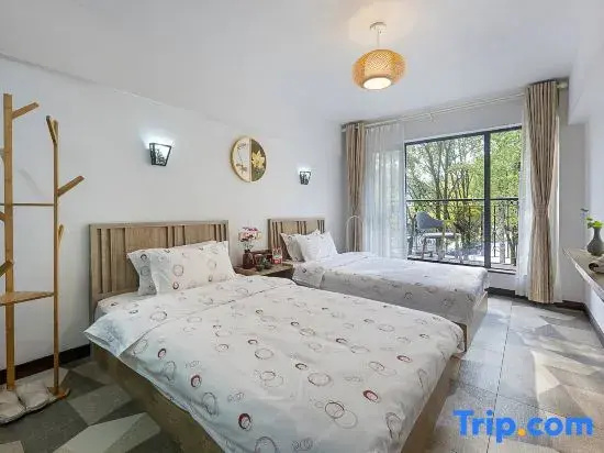 Standard Double room with balcony (twin beds)