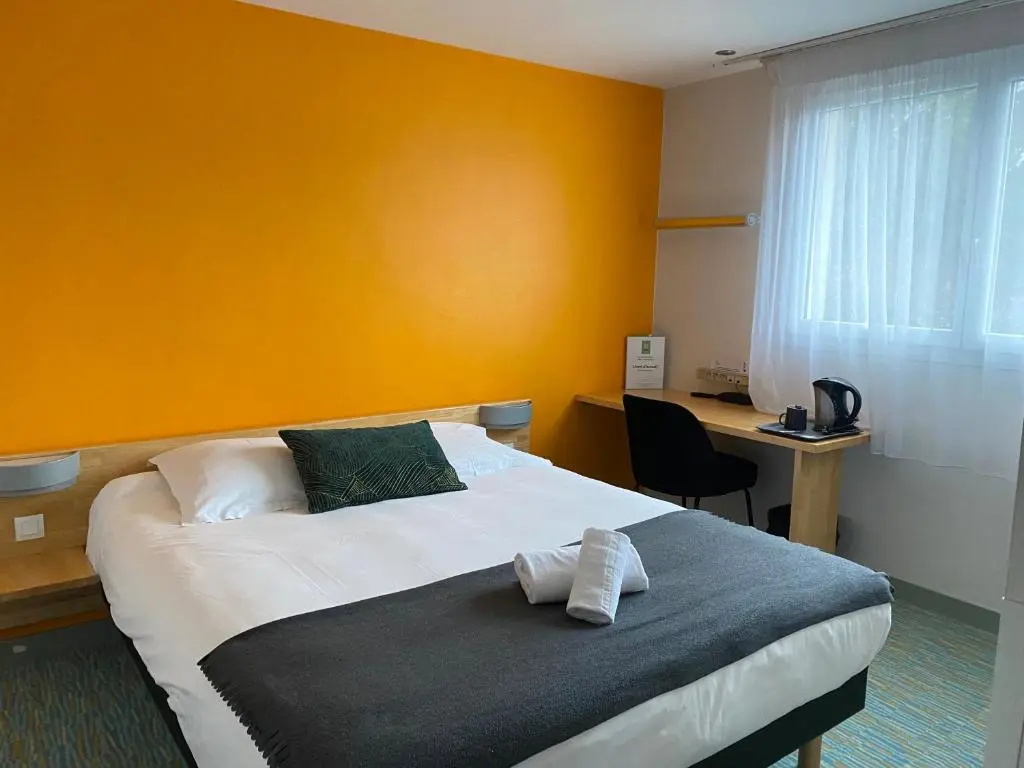 Classic Double room (full double bed)