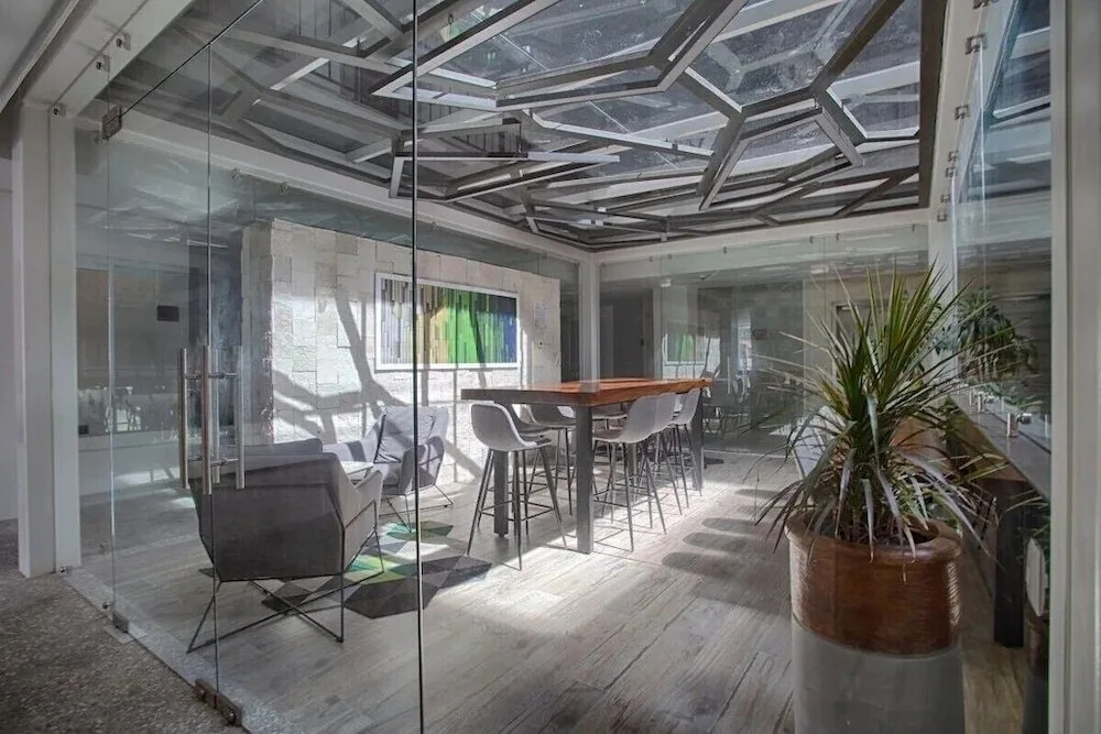 Comfort room