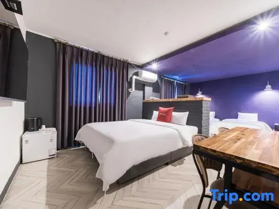 Standard Triple Family room
