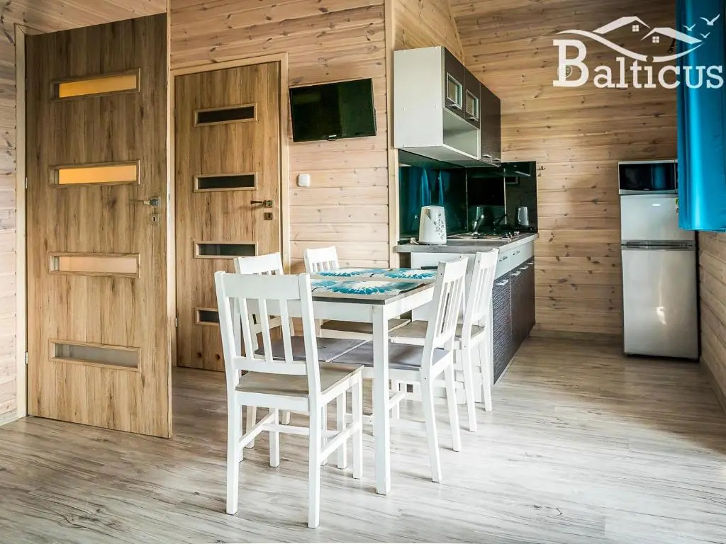 2 Bedrooms Chalet