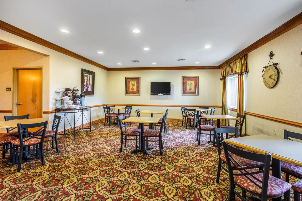 Comfort Suites Batesville - фото 34