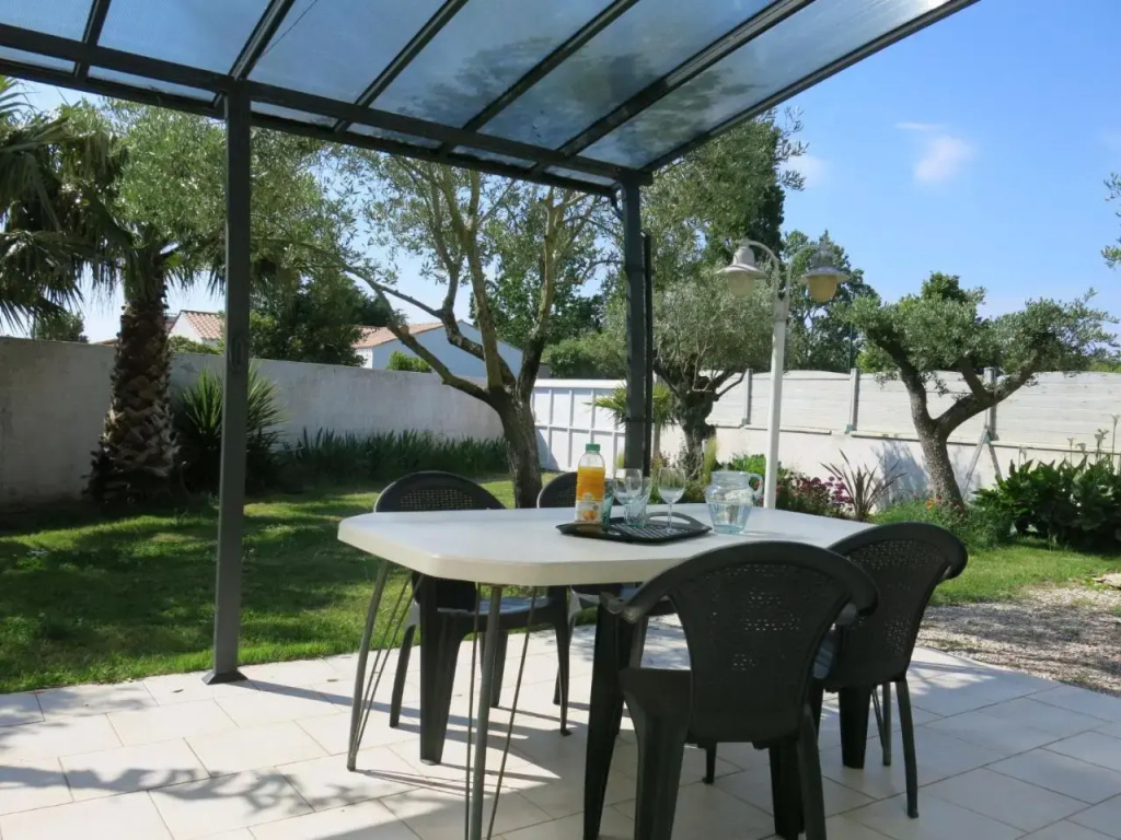 Holiday Home Les Oliviers - TSH111