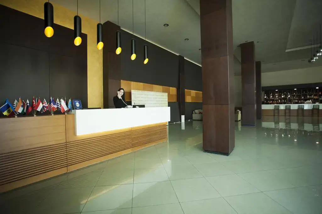 Lobby & Reception