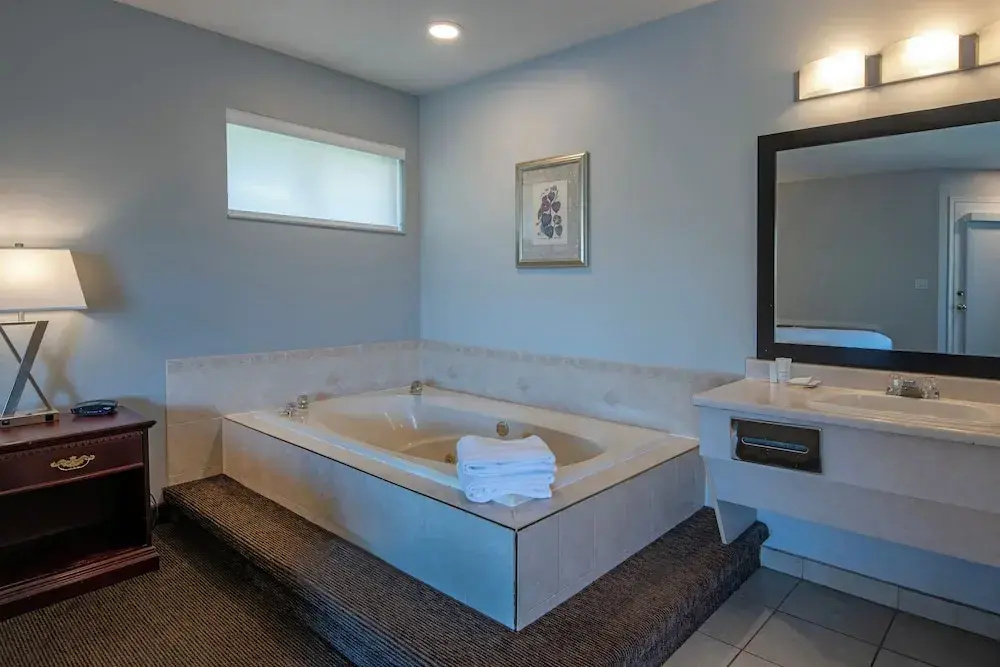 Double Suite with balcony and with river view (full double bed)