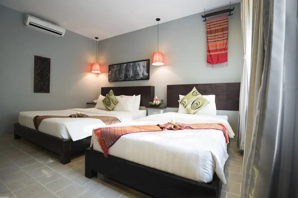 Deluxe Double room with balcony and with garden view (twin beds)