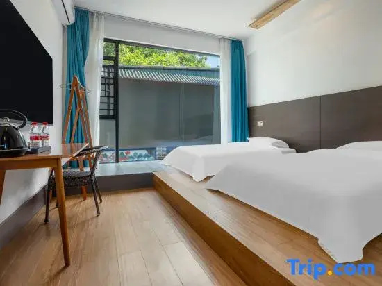 Standard Double room with courtyard view (twin beds)