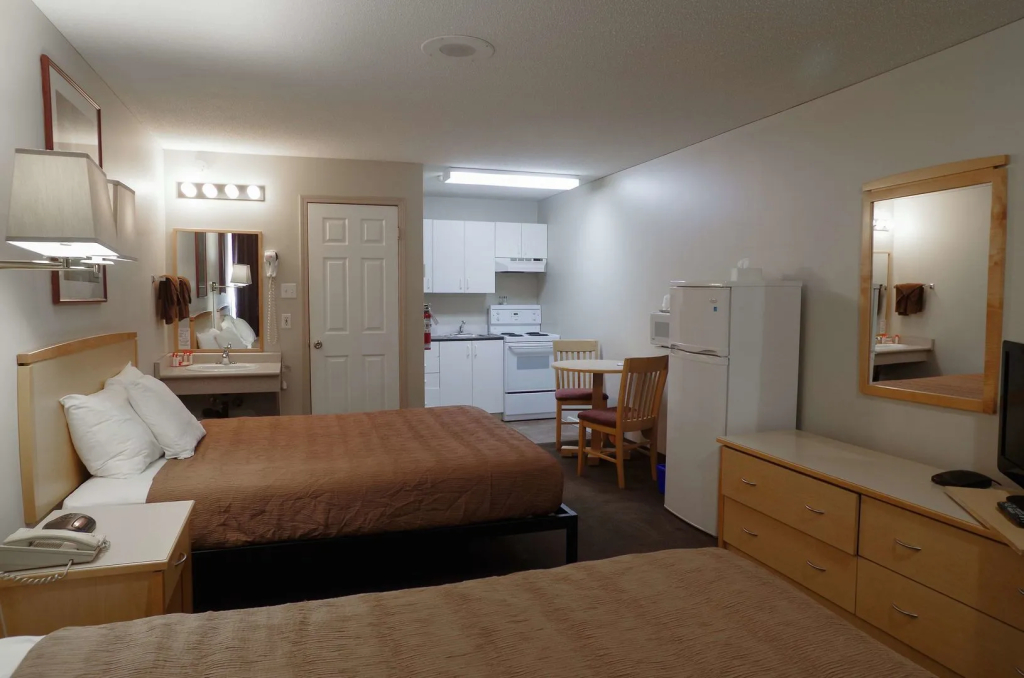 Canadas Best Value Inn and Suites Fernie - фото 7