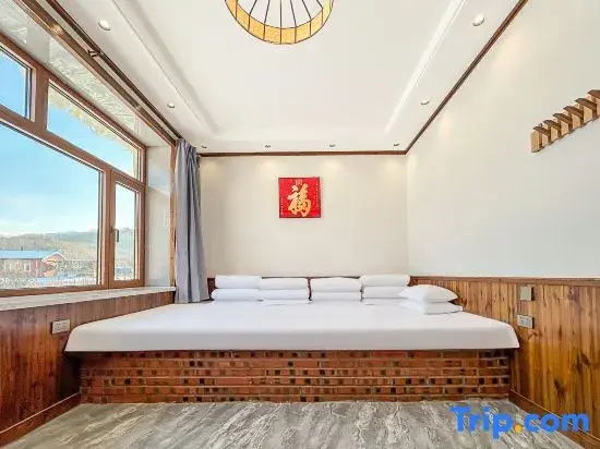 Standard Quadruple Family room