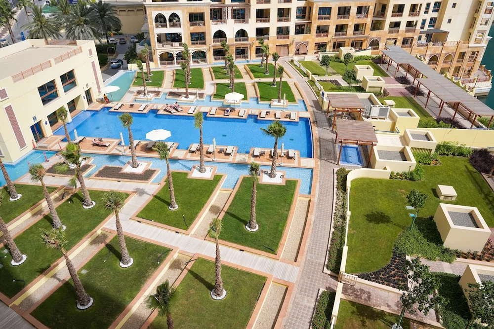 Maison Privee - Modern and Airy 2BR in Palm Jumeirah