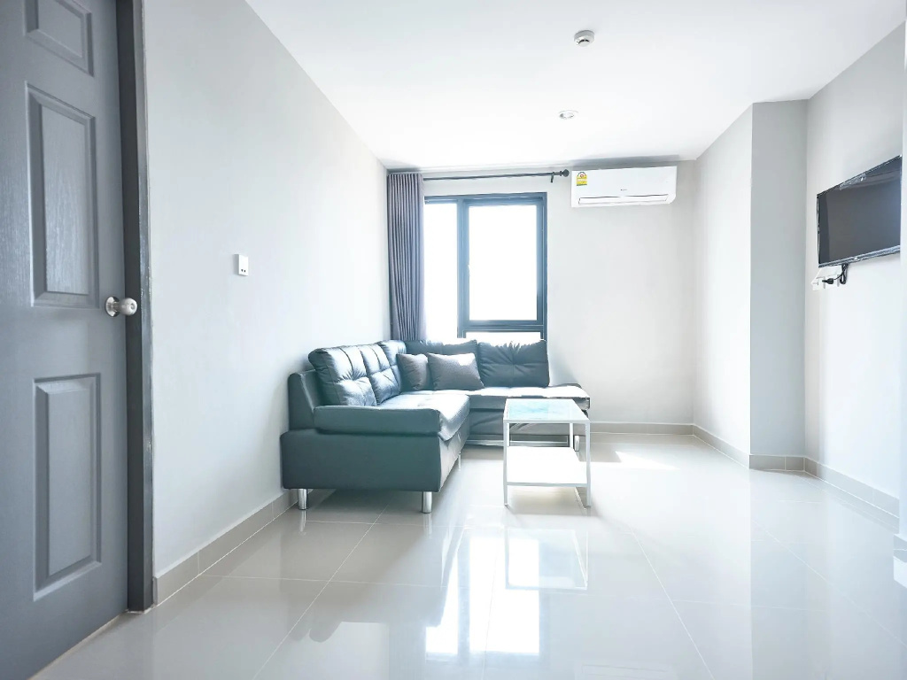 2 Bedrooms Apartment
