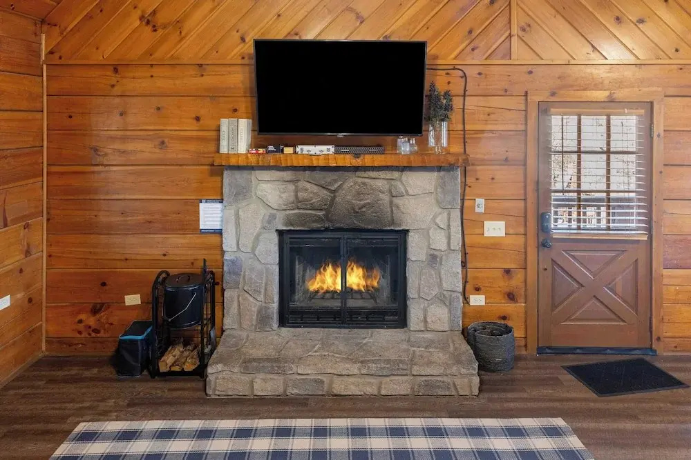 Dudley II by Avantstay Game Room + Enclosed Deck w/ Hot Tub & Views Cozy