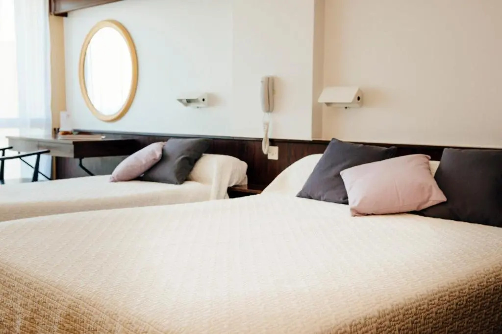 Hôtel Plage des Pins - Chambres