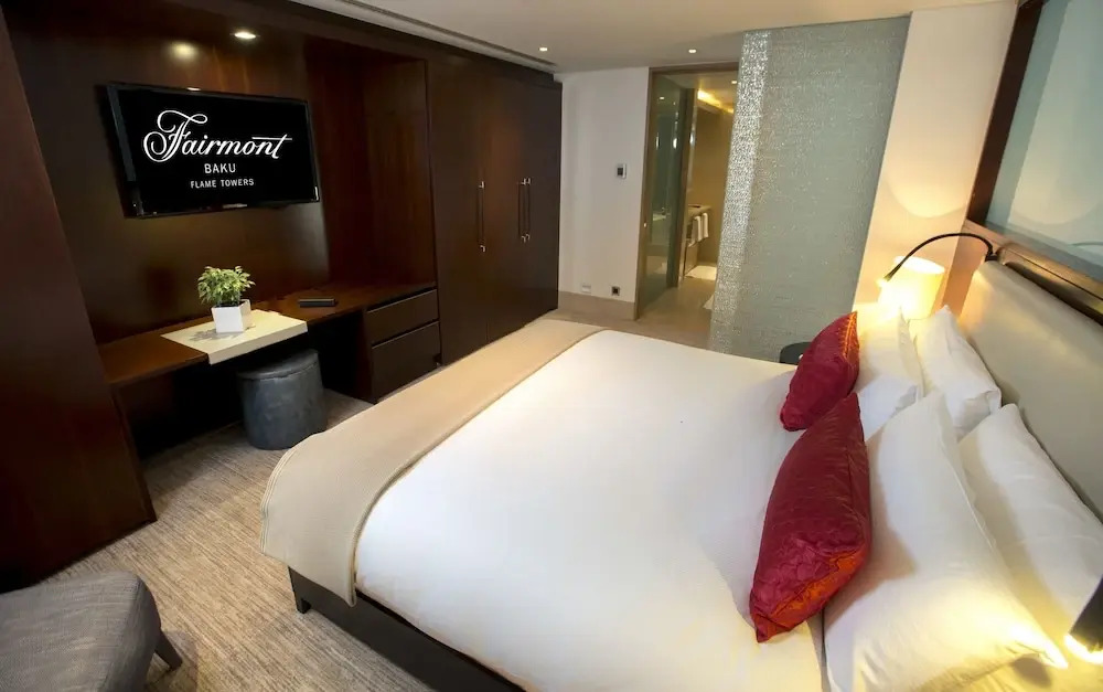 Апартаменты в отеле Fairmont Baku в комплексе «Огненные башни» - фото 6
