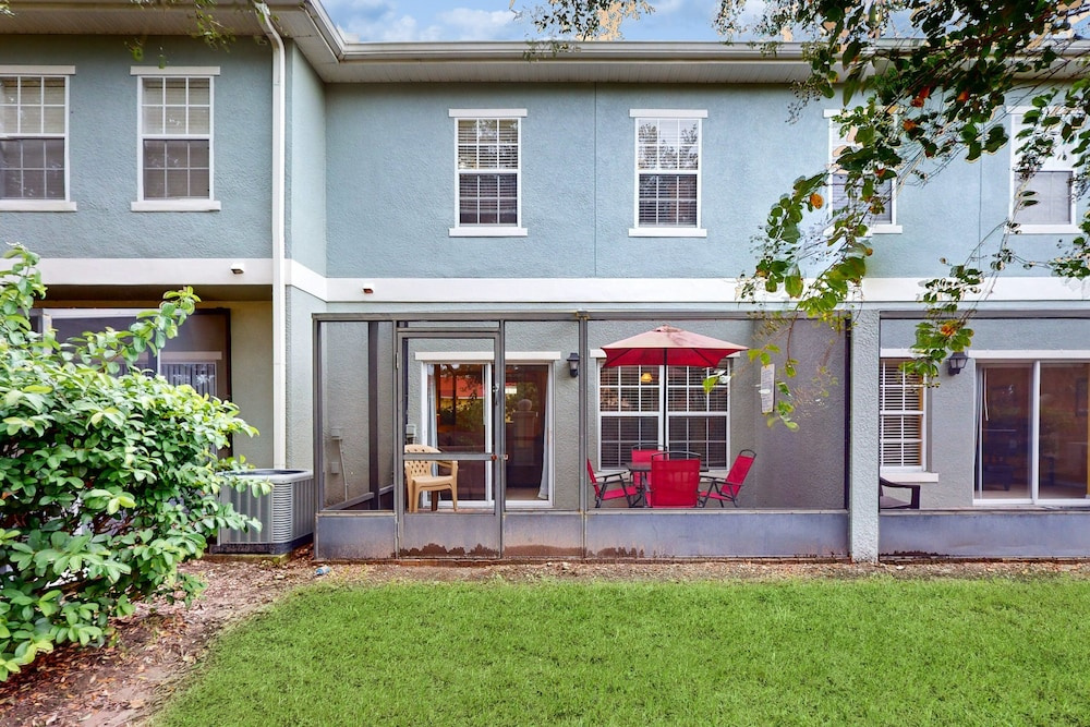 Gated-entry Townhome, With Shared Pool, Central AC, Near Theme Parks