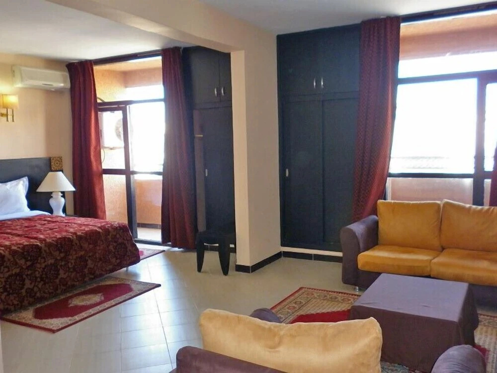 Hotel Oscar — 2