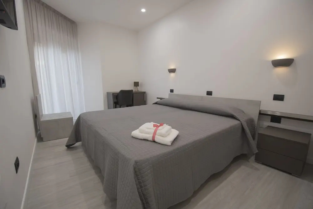 Superior Double room with balcony and with harbour view (full double bed)