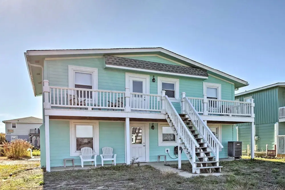 Steps to Shore! Group Retreat in Holden Beach