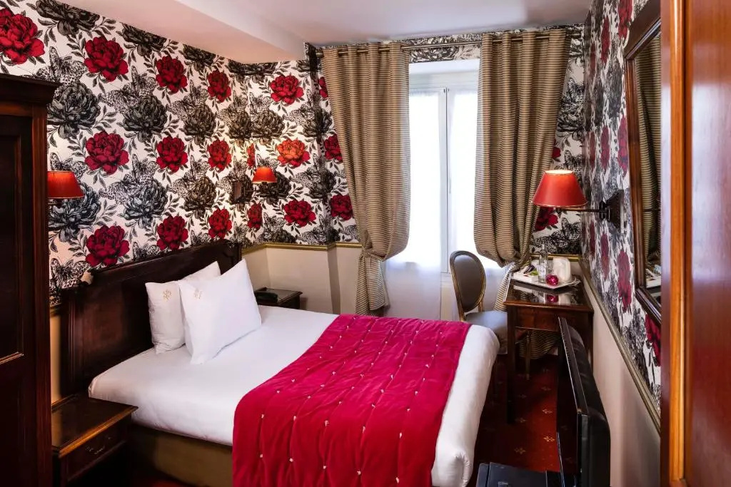 Double room (full double bed)