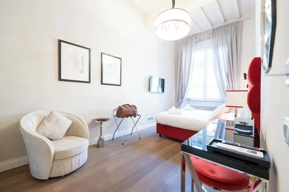 Superior Double room with city view (full double bed)
