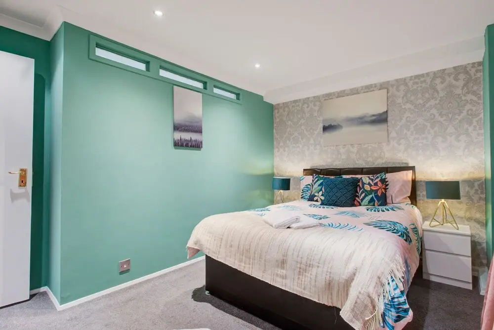 2-bedroom Private Independent Flat- Central London
