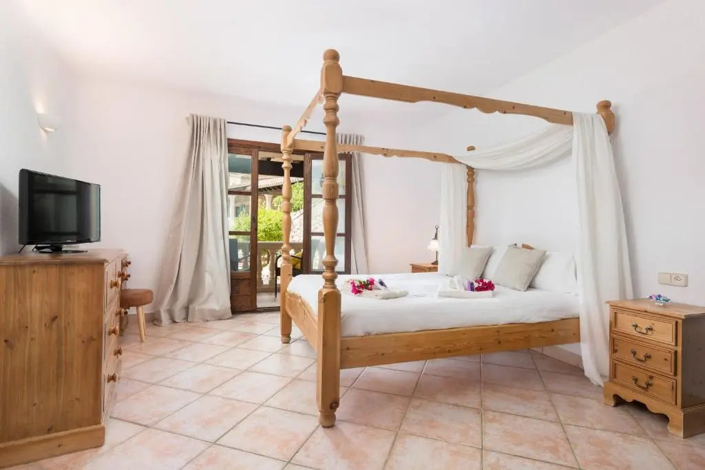 Superior Double room (full double bed)