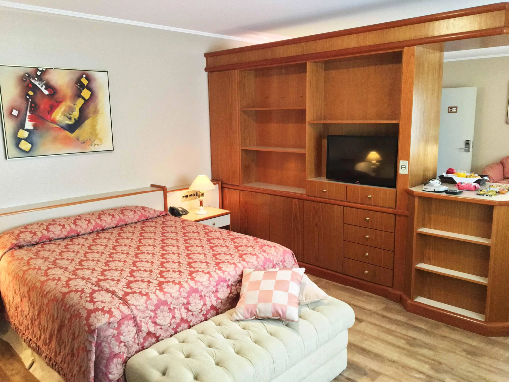 Cosmos Hotel — 4