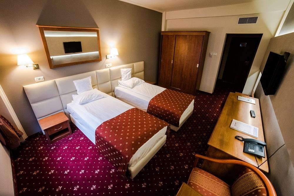 Business Twin room (twin beds) — room photo 1