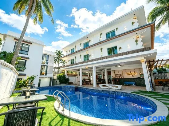 Sanya Jinglai · SERE Pool Resort Courtyard (Bohou Village, Yalong Bay)