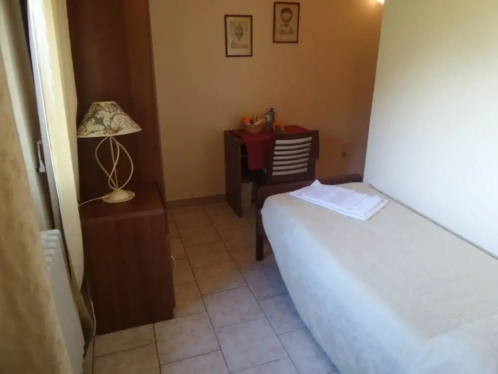 Economy room