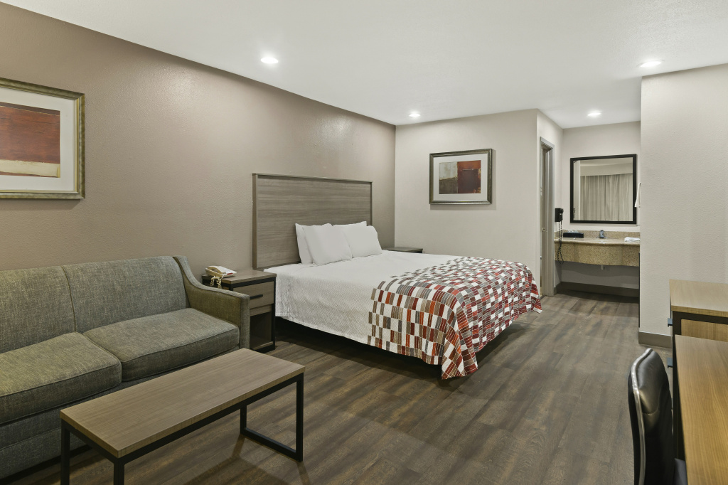 Red Roof Inn & Suites Irving – DFW Airport South — фото