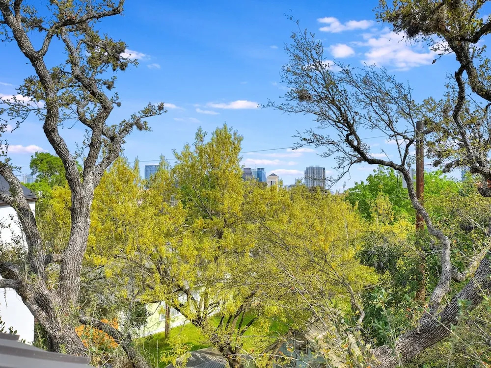 The Living Local Dojo Atx 4 Bedroom Condo