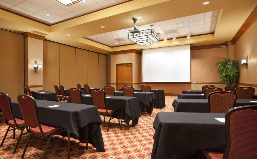 Embassy Suites by Hilton at Hot Springs Convention Center - фото 20