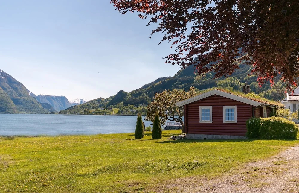 2 Bedrooms Cottage