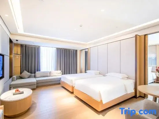 Standard Quadruple Family room