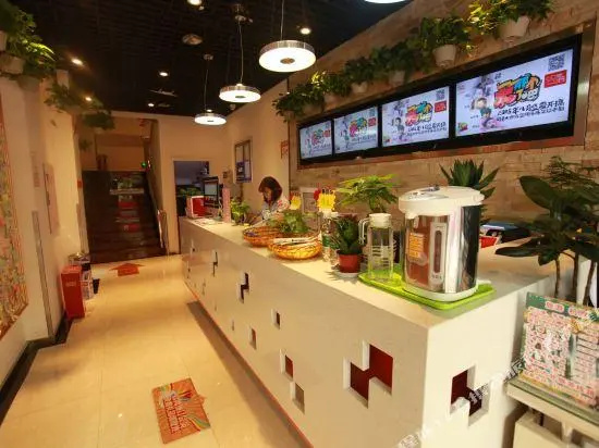 Food & Beverage