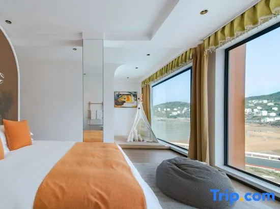 Standard Double Family room with sea view (full double bed)