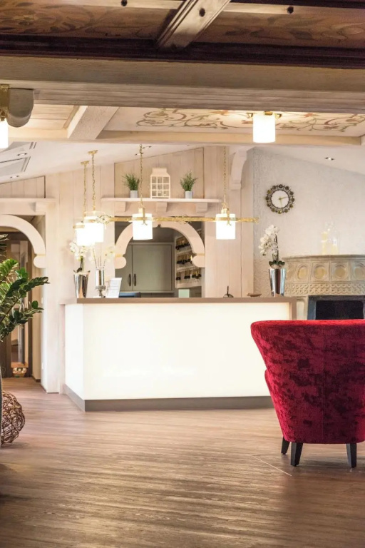 Lobby & Reception