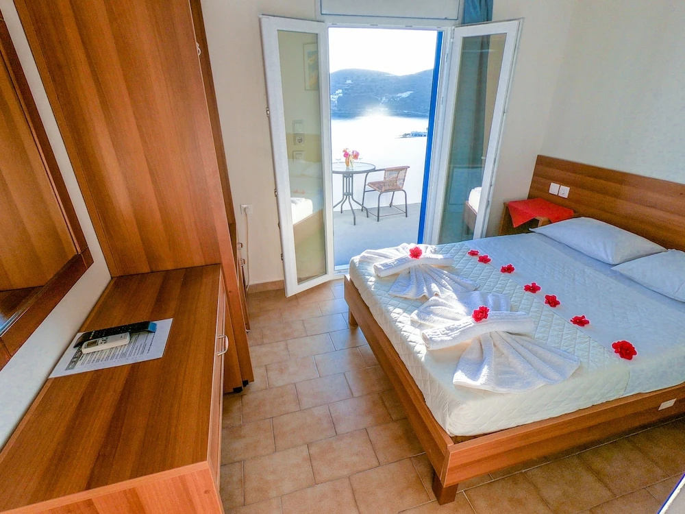 Standard room with balcony and with sea view