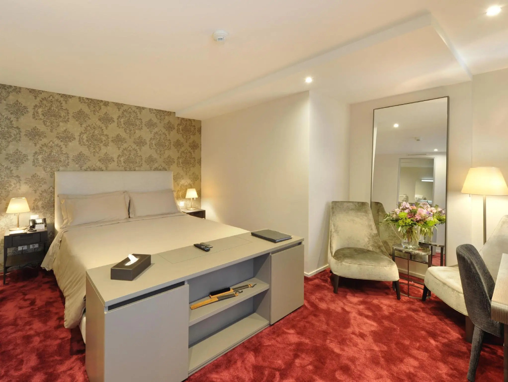 Superior Double room (full double bed)