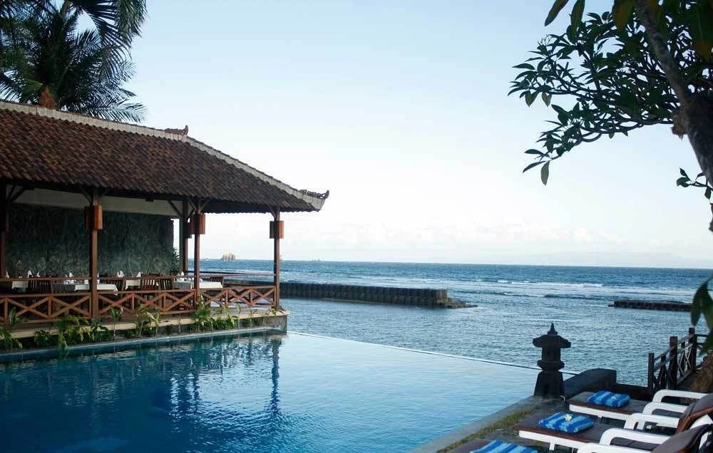 Beach & Waterfront