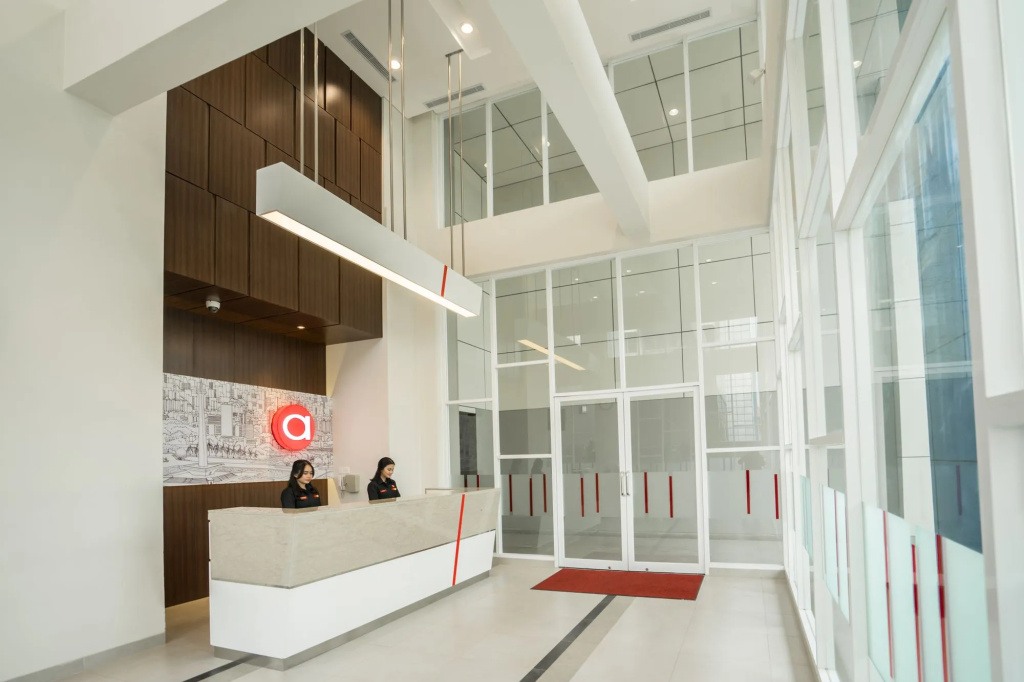 Lobby & Reception