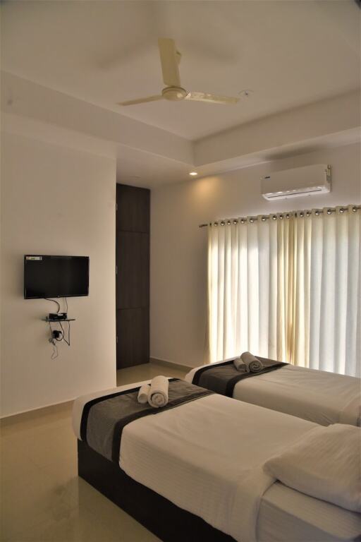 Aaria Hills