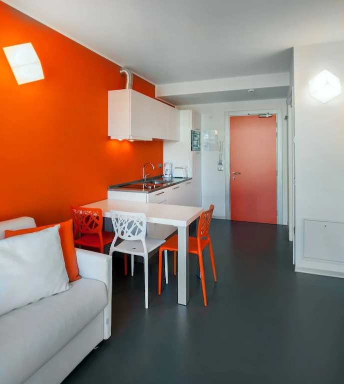 1 Bedroom Apartment with balcony