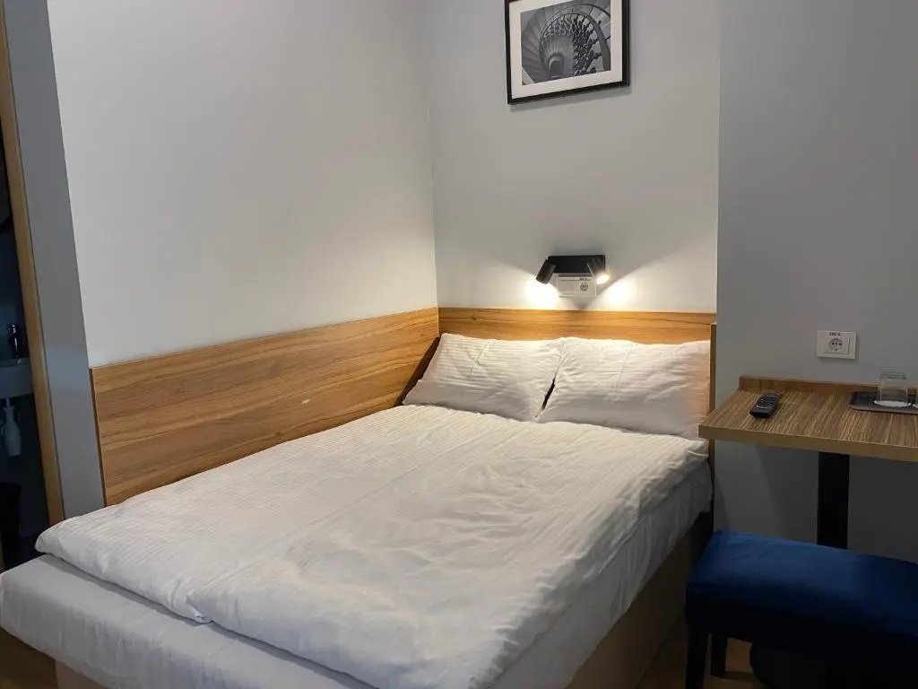 Standard Double room (full double bed)