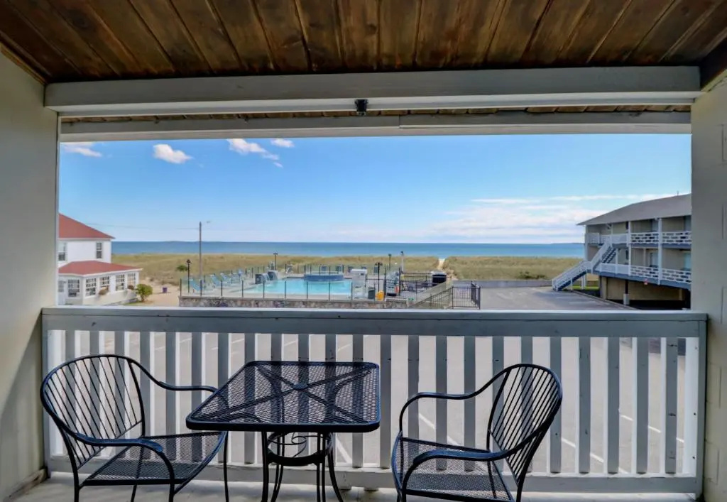 Standard Quadruple room oceanfront