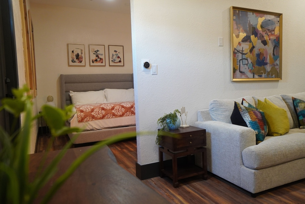 Premier Double Suite with balcony (full double bed)