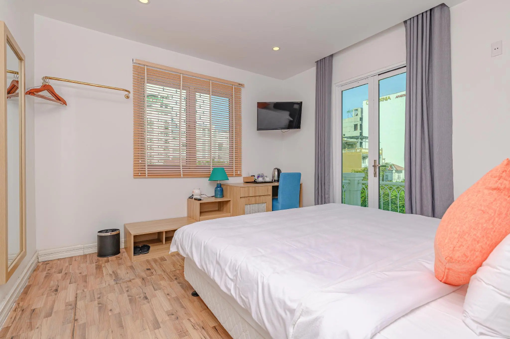 Deluxe Double room (full double bed)