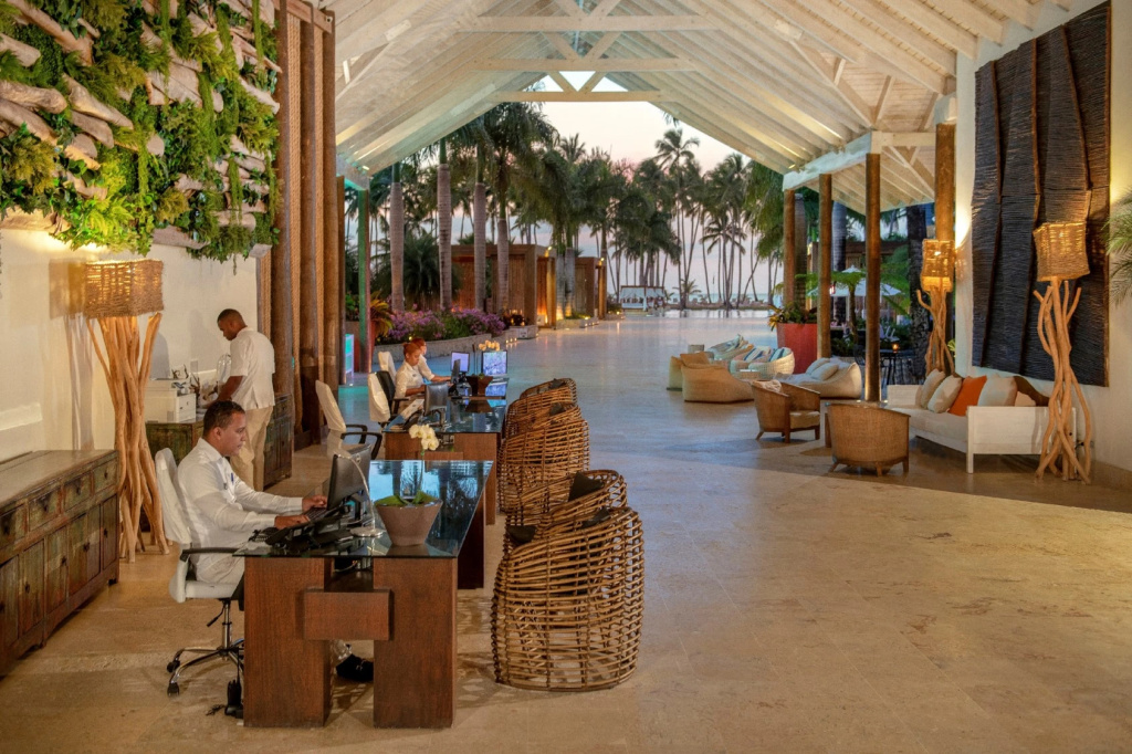 Lobby & Reception