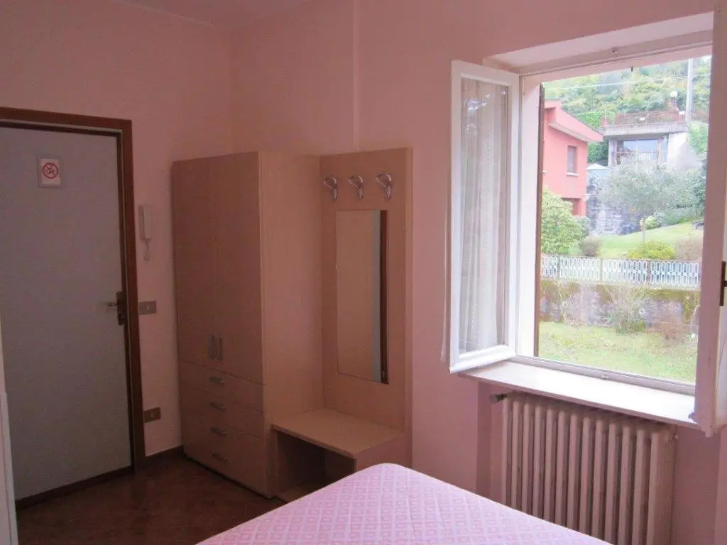 Standard Double room with garden view (full double bed)